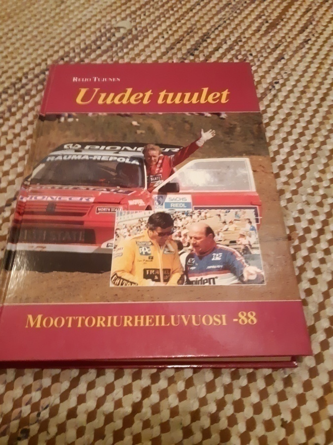 Moottoriurheiluvuosi 1988 kirja