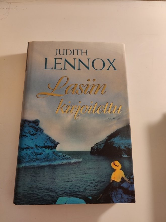 Judith Lennox; Lasiin kirjoitettu