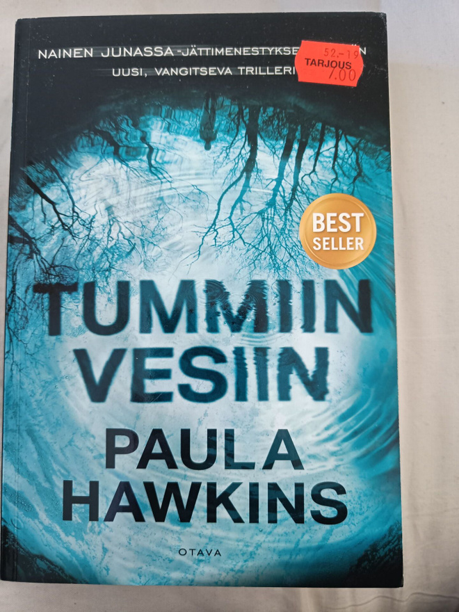Paula Hawkins Tummiin vesiin
