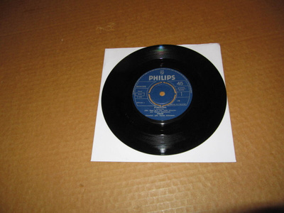 Fredi 7" Sympatiaa/Sun kanssas kohtaan huomisen v.1970