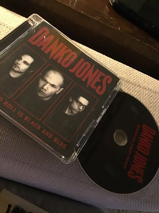 Danko Jones . Rock and roll is black and blue CD