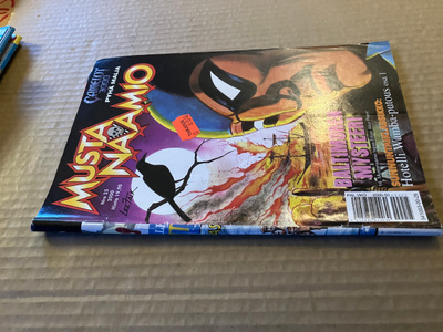 MUSTANAAMIO 25/2000
