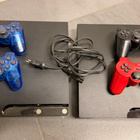 2x PlayStation 3 Slim (320GB + 250GB) + Move-setti + Buzz ++ - pikkukuva 1