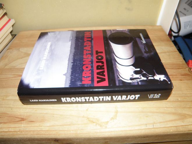 Lassi Hakulinen Kronstadtin varjot (sidottu)