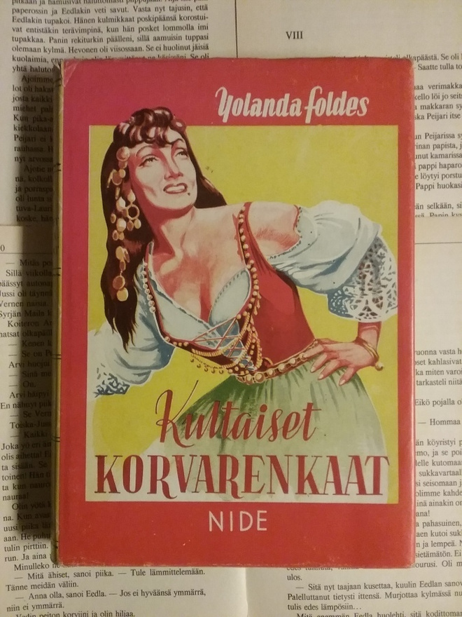 Yolanda Foldes - Kultaiset korvarenkaat (sid.)