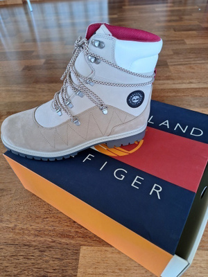 TOMMY HILFIGER X TIMBERLAND UUDET MIESTEN VAELLUSKENGÄT 45,5