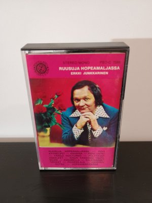 RUUSUJA HOPEAMALJASSA ERKKI JUNKKARINEN C-KASETTI
