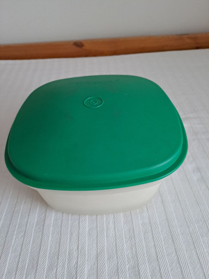 Tupperware "perunakulho"