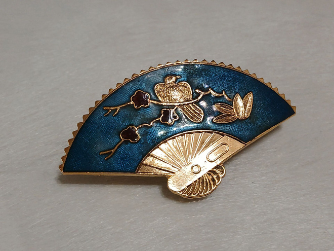 Vintage japanilainen solki rintakoru damaskeenemailiviuhka