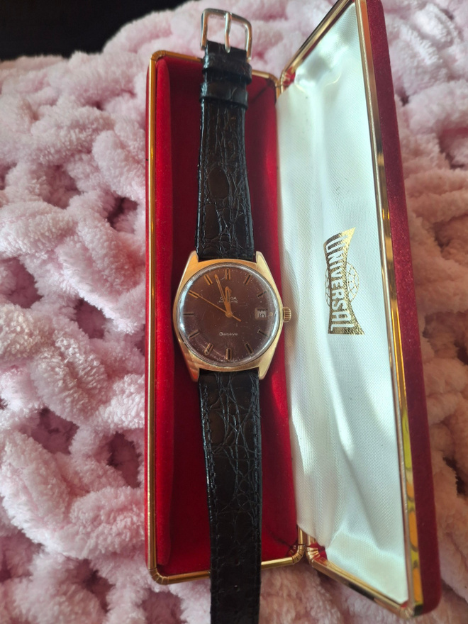 Omega Genève Automatic