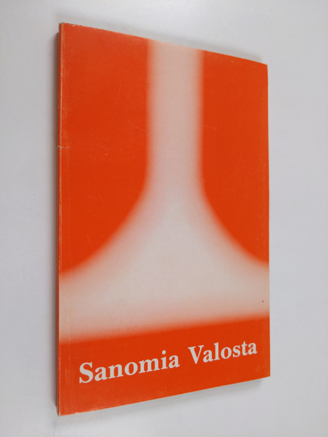 Kyllikki Porceddu : Sanomia valosta