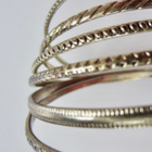 6 kpl metallisia rannerenkaita, halkaisijat sisältä 6,4 cm - pikkukuva 3