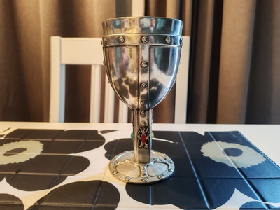 Viikinkiaiheinen tinapikari, Designer Timo Kyllönen