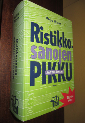 Ristikkosanojen pikku jättiläinen; Veijo Wiren
