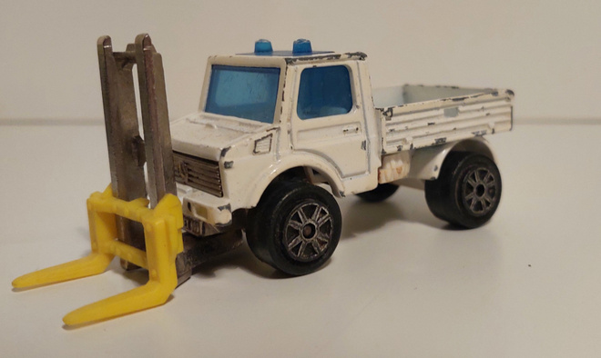 Pikkuauto Unimog Majorette