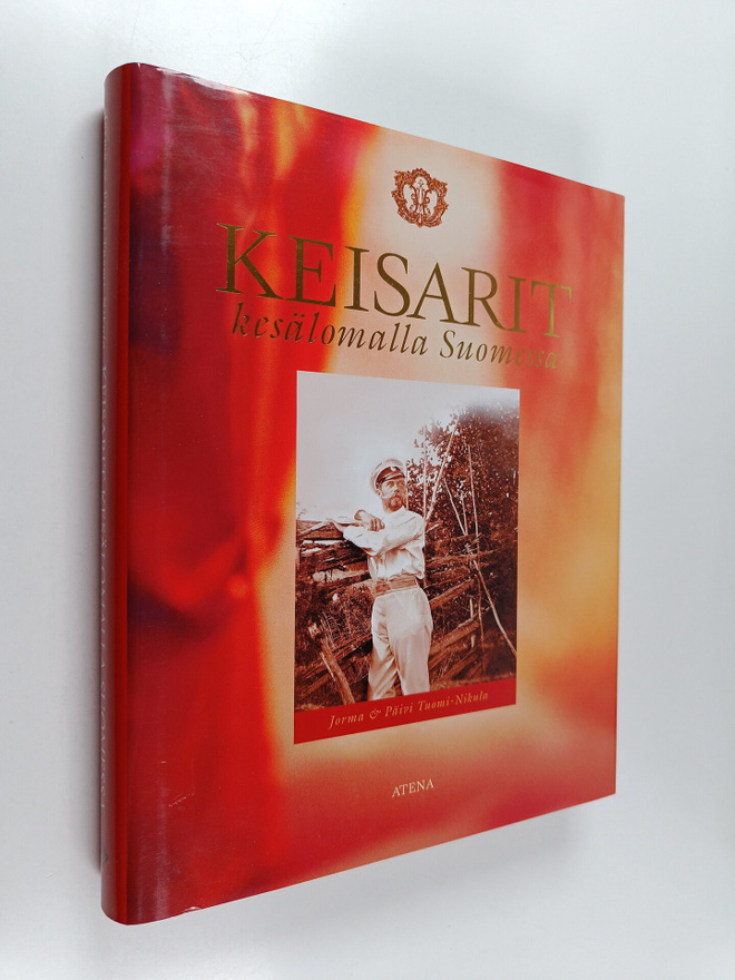 Jorma Tuomi-Nikula ym. : Keisarit kesälomalla Suomessa
