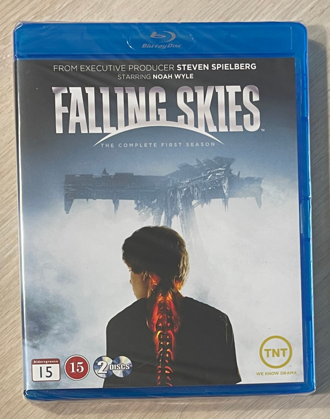 Falling Skies: Kausi 1 (2011) Noah Wyle (UUSI)