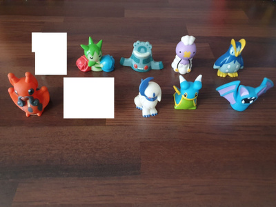 Pokemon Bandai figuureja yksittäin myynnissä.