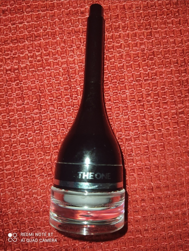 The one brow pomade kulmakarvaväri sävyssä dark brown