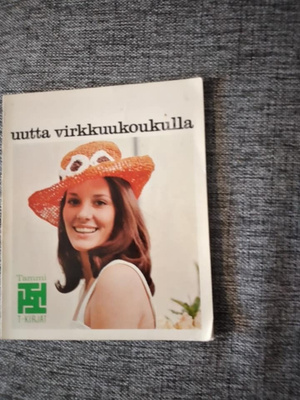 Uutta ja vanhaa virkkuukoukulla