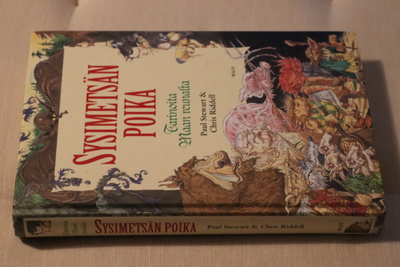 Paul Stewart : Sysimetsän poika ( 1.p. 2005)