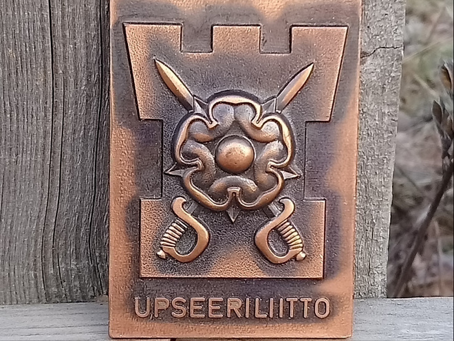 Upseeriliitto merkki. Koko- 56*80 mm.