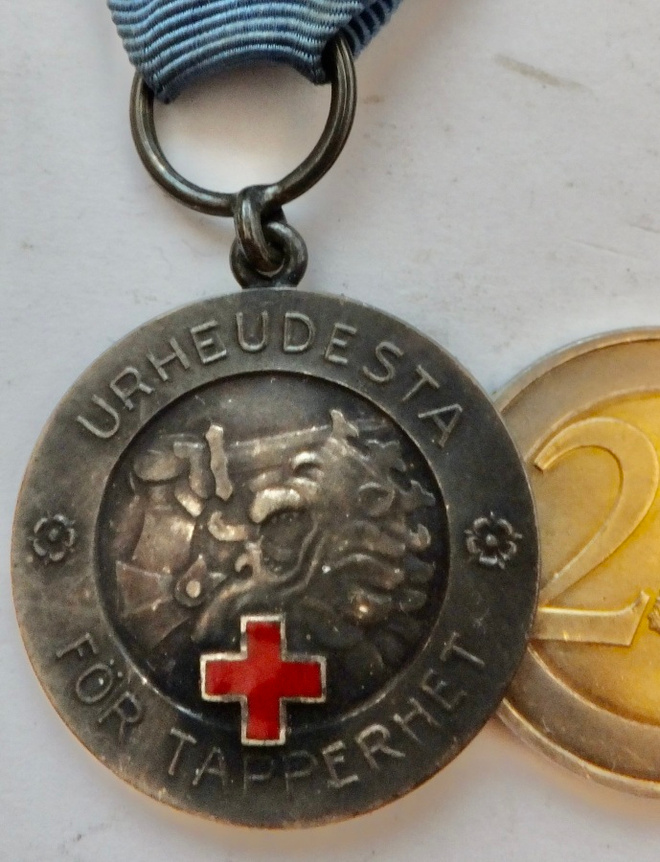 VANHA Vapaudenmitali 1 lk 1941 Punaisella Ristillä Hopeaa