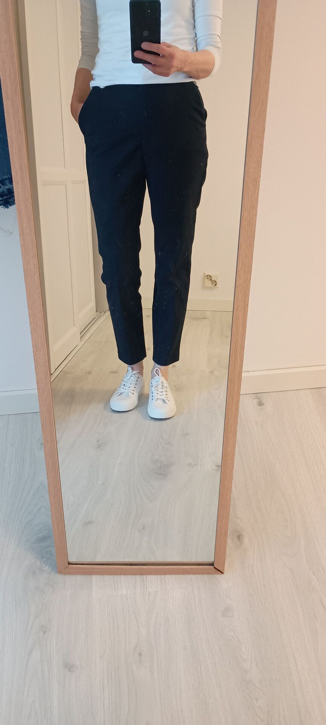 H&M Tummansiniset kapealahkeiset housut 38