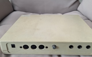 Roland CM-500 MIDI GS/LA moduuli retropeleihin