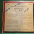 MILES DAVIS AND MILT JACKSON - QUINTET / SEXTET EX-/VG++ LP - pikkukuva 2