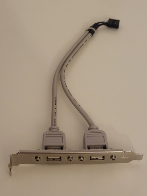 USB liittimet 2kpl