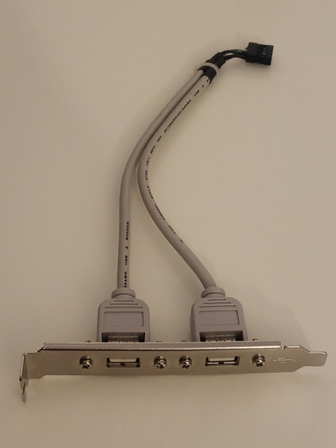USB liittimet 2kpl