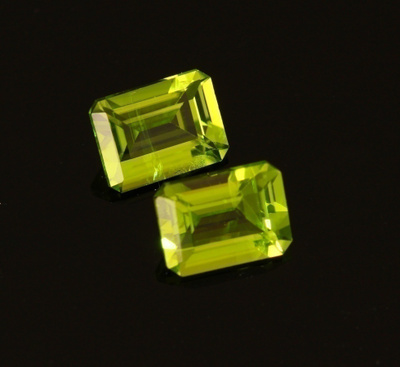 Peridootti "matching pair" 3,46ct HIENO LAATU