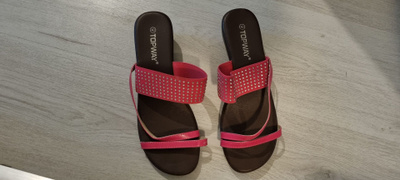 UUDET Sandaalit,koko 40