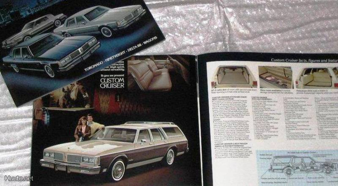 1982 Oldsmobile Delta 88 esite - KUIN UUSI - ISO - 28 siv