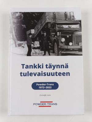 Christoffer Holm : Tankki täynnä tulevaisuuteen