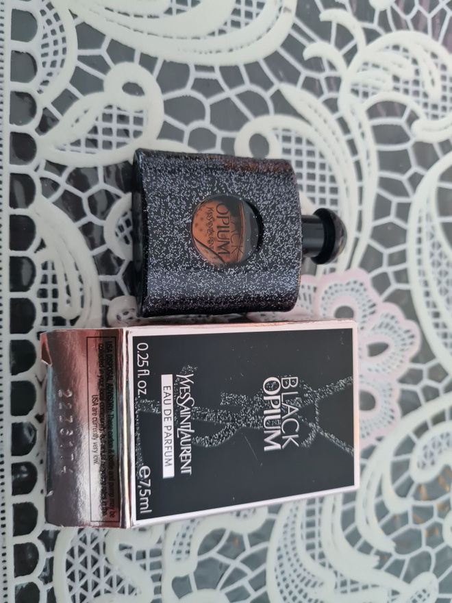 Hajuvesi YSL Black Opium hajuvesiminiatyyri