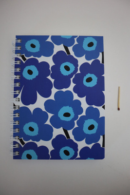 MARIMEKKO sininen unikko muistikirja