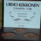 Urho Kekkonen 75 Vuotta. Kolme mitalia. Todistuksella, Numer - pikkukuva 1