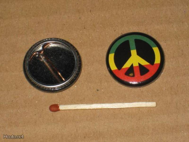 Rasta Peace merkki rintanappi 1" (l5)