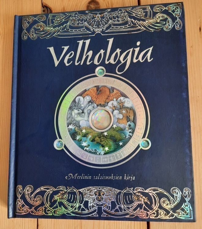 Velhologia : Merlinin salaisuuksien kirja