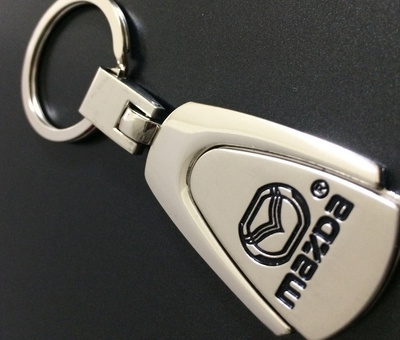 MAZDA - 3D - Metalli-Auto-logo .. Avaimenperä