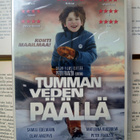 Tumman veden päällä (UUSI DVD) - pikkukuva 1