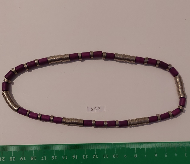 kaulakoru nro 632 tai 701 tai 702 :  AARIKKA PUUKORU vintage