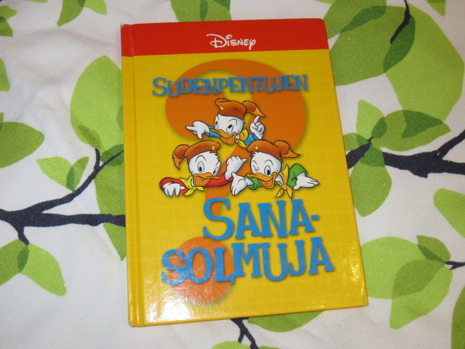 Kirja Sudenpentujen sanasolmuja Disney (kovakantinen)