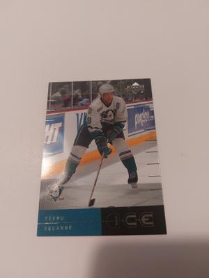 2000-01 Upper Deck Ice #2 Teemu Selänne