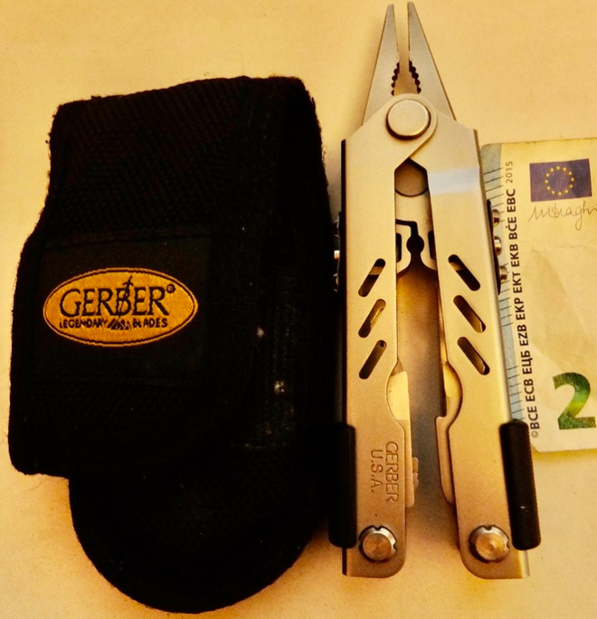 VANHA Monitoimityökalu Gerber USA SIISTI