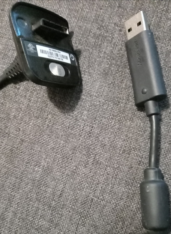 XBOX360 Akkulaturi ja latausasema