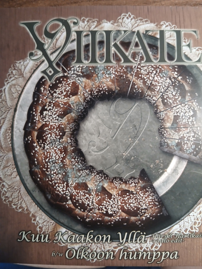 Viikate : Kuu kaakon yllä/Olkoon humppa. 7" single.