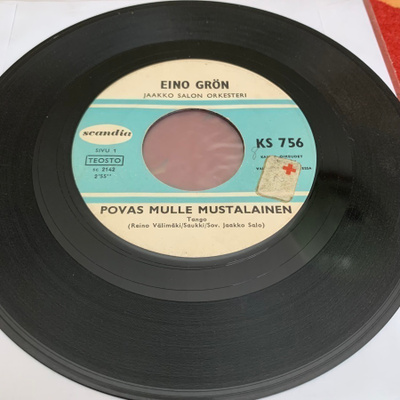 EINO GRÖN: Povas mulle mustalainen * Yhä untani seuraan